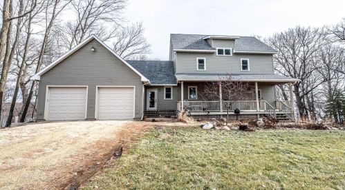 13561 Fox Lake Trl, Faribault, MN 55021-7355