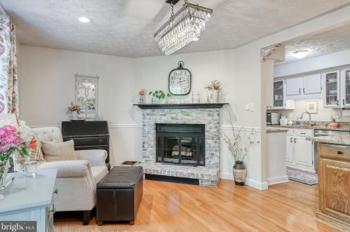 10902 Barton Hill Ct, Herndon VA  20191-5000 exterior