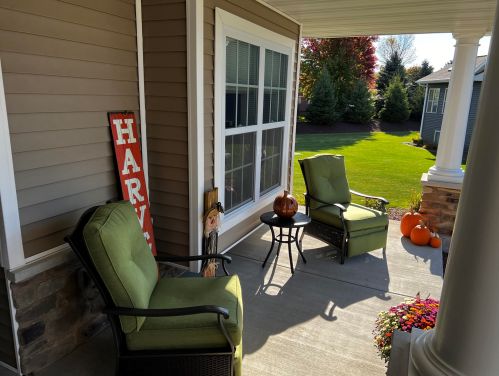 400 Maple Leaf Ct, Manitowoc, WI 54220-7170