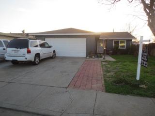 10 Salisbury Dr, West Pittsburg, CA 94565-4742
