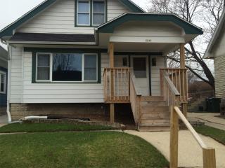 2049 92nd St, Milwaukee WI  53227-1517 exterior