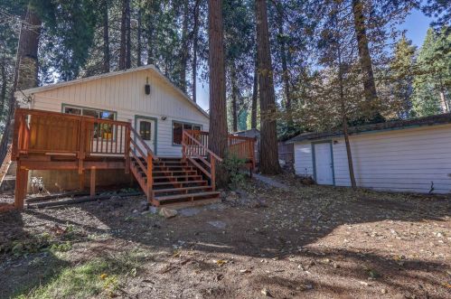6292 Pine St, Pacific House, CA 95726-9614