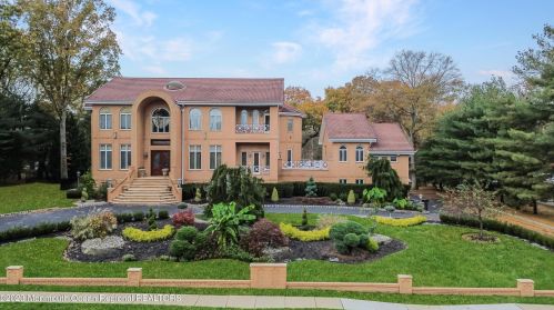 3 Evan Dr, Morganville, NJ 07751-1062