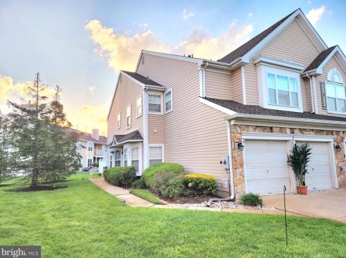 8001 Normandy Dr, Mount Laurel NJ  08054-5948 exterior