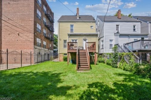 14 Stockton Pl, East Orange NJ  07017-5209 exterior