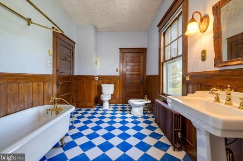 5 Amiss Ave, Richmond National Battlefiel VA  22835-1309 exterior