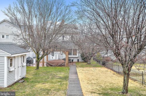 239 High St, Hummelstown PA  17036-2406 exterior