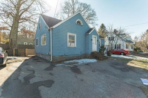2774 Hartford Ave, Providence, RI 02919-1600