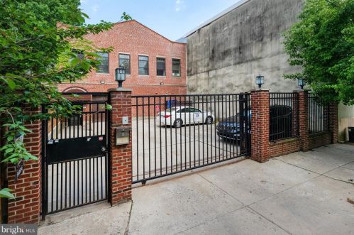 1309 Lawrence St, Philadelphia PA  19147-5920 exterior