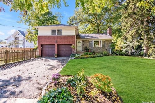 17 4th St, Matinecock, NY 11560-2104