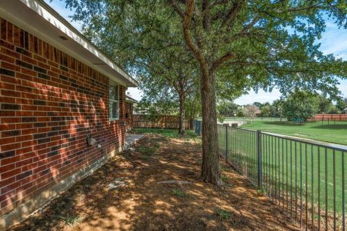 3712 Longhorn Dr, Denton TX  76210 exterior