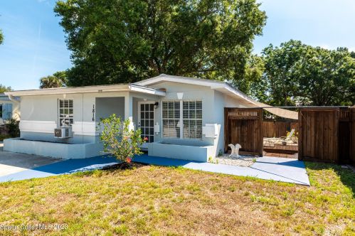 1816 42nd Ave, Vero Beach, FL 32960-2565