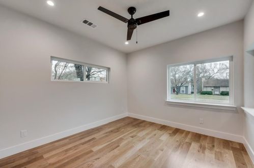 9003 Frst Hl Blvd, Dallas TX 75218-3633 exterior