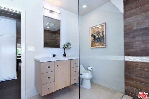 5037 Gaviota Ave, Van Nuys CA  91436-1427 exterior