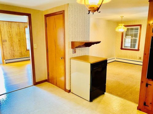 90 Briggs Ln, Tiverton RI  02878-2406 exterior