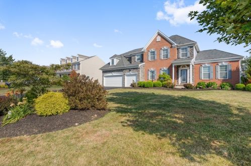 124 Stallion Rd, Clinton, PA 15026-1756