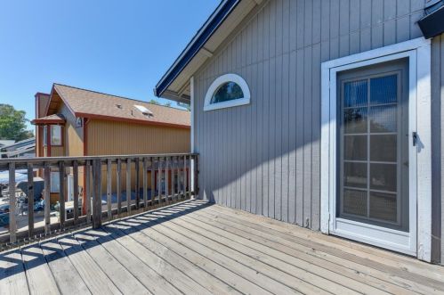 7064 Castle Creek Way, Rio Linda CA  95673-2441 exterior