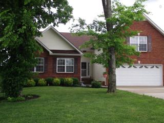 786 Vera Dr, Clarksville, TN 37040-5592