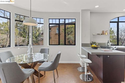 6310 Contra Costa Rd, Oakland CA 94618-2144 exterior