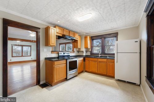 3728 Norwood Ave, Downingtown PA  19335-2048 exterior