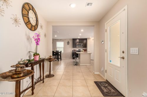 3821 79th Dr, Phoenix AZ  85033-3501 exterior