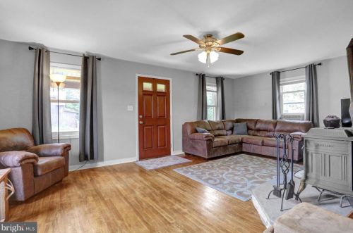 661 Mohrsville Rd, Shoemakersville, PA 19555-9714