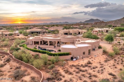 8300 Dixileta Dr, Scottsdale AZ 85266-2273 exterior