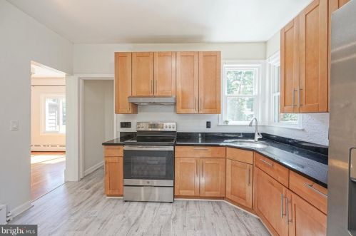 404 Maple Ave, Camden NJ  08109-2021 exterior