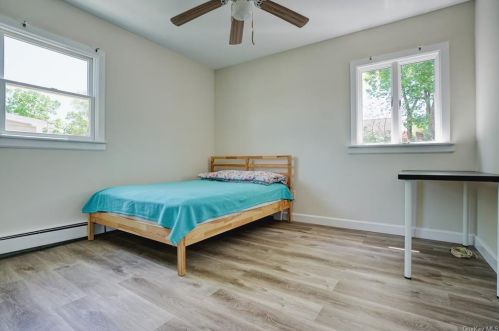 15 Ridgeway, White Plains NY  10605-3706 exterior