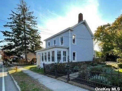 537 Main St, Greenport, NY 11944-1429