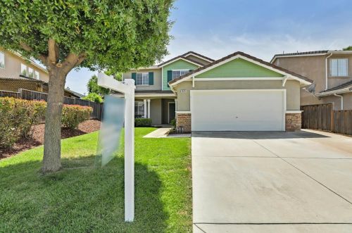 2620 Glenview Dr, Hollister, CA 95023-8106