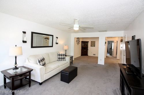 59 Mariner Pl, Bricktown NJ  08723-7205 exterior