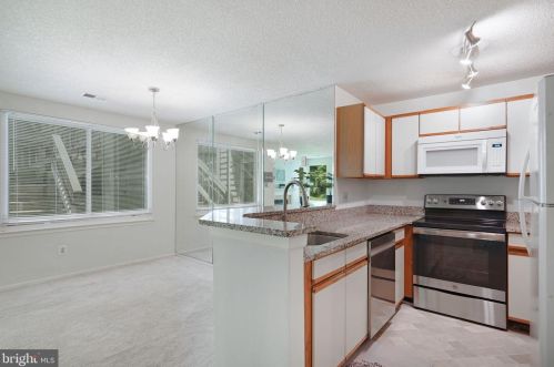 11723 Summerchase Cir, Herndon VA  20194-1137 exterior