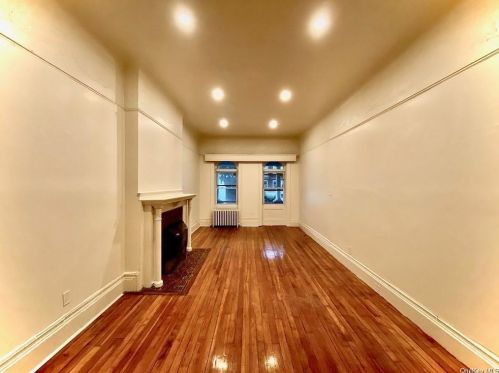 207 Prospect Ave, Mount Vernon NY  10550-2347 exterior