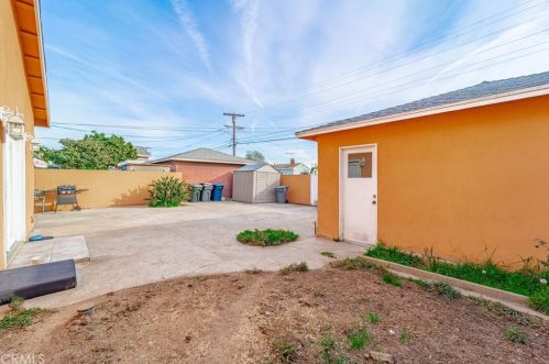2128 Marine Ave, Gardena CA  90249-3819 exterior