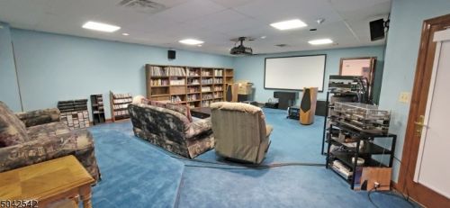 647 Mtn Rd, Sparta NJ  07871-3210 exterior