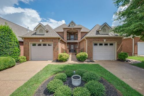 271 Savannah Park Dr, Maryville, TN 37803-8874