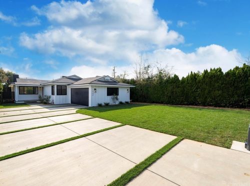 12432 La Maida St, North Hollywood CA  91607-3507 exterior