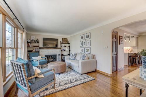 1930 Arona St, Saint Paul, MN 55113-5857