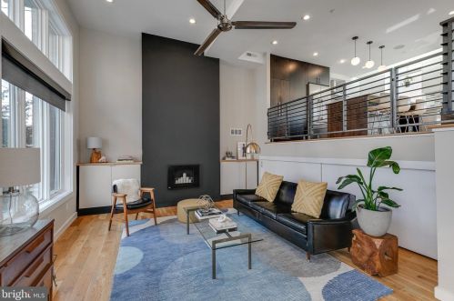 720 4th St, Philadelphia, PA 19147-3102