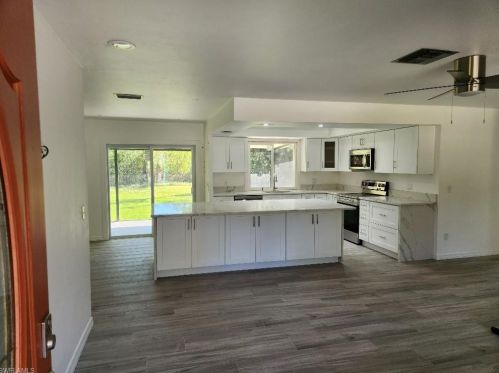 5640 Napa Woods Way, Naples, FL 34116-3941