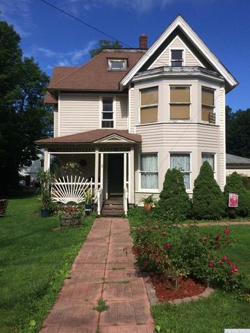 3 Liberty St, Stamford, NY 12167-1113