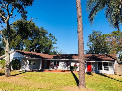 1447 Peach St, Apopka, FL 32703-8216