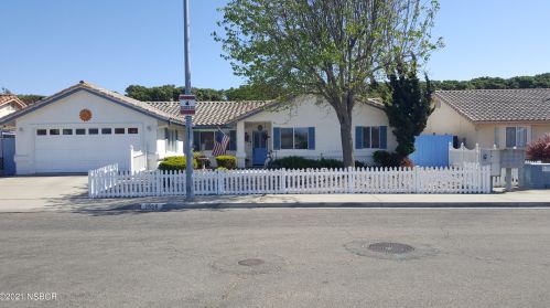 1656 Rowland Dr, Santa Maria, CA 93454-3472