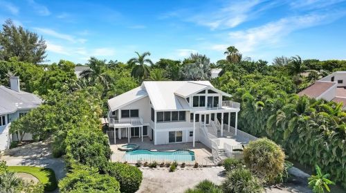 1320 Seaspray Ln, Sanibel, FL 33957-2619