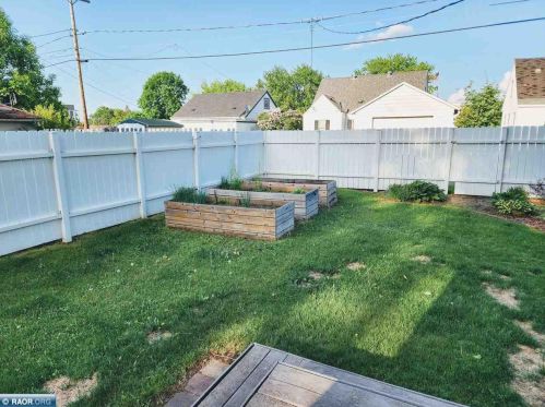 1932 11th Ave, Hibbing MN  55746-1618 exterior