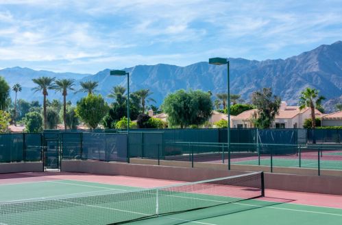 48127 Calle Seranas, La Quinta CA  92253-2205 exterior