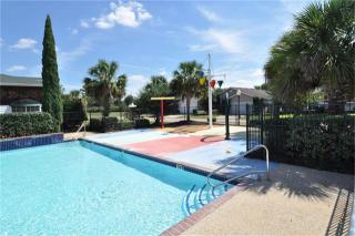 10122 Elderberry Park Ln, Tomball TX  77375-0424 exterior