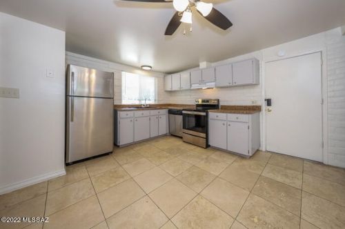 7025 Mary Dr, Tucson AZ  85730-1714 exterior