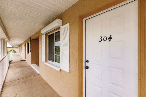 3051 Sandpiper Bay Cir, Naples, FL 34112-5607